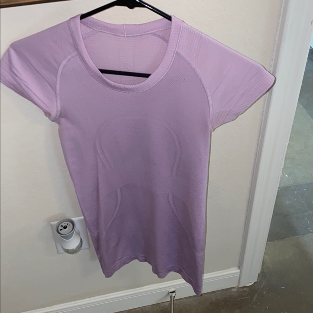 Size 2 lavender short sleeve LULU!!